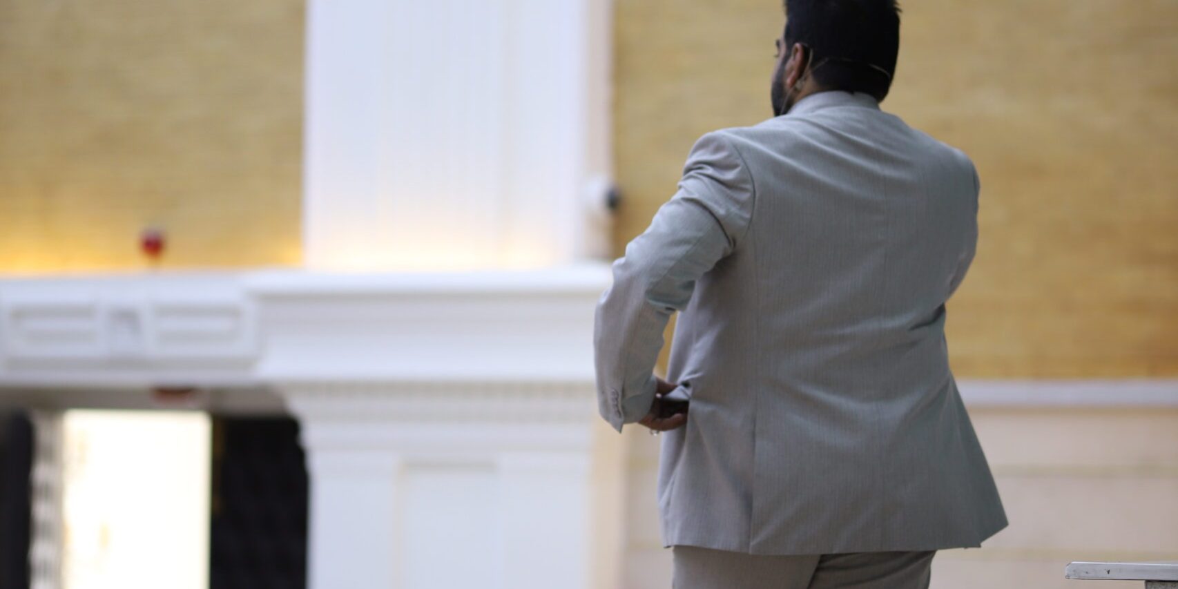 عباس رحمتی و ارتباطات